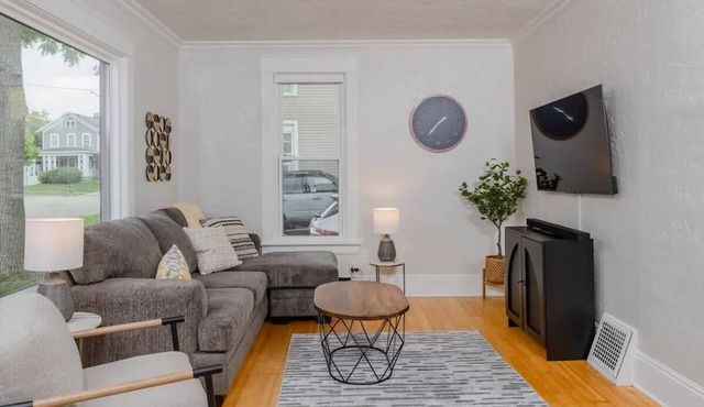 Charming Home near Lawrence U. - Walk to Downtown!