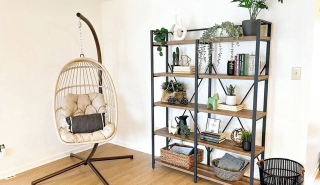 Charming Home Near Fishers and I-465