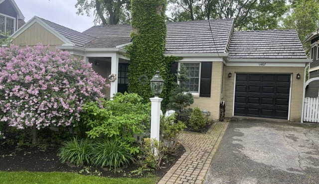 Charming home near Lake Michigan, bike paths, and high school