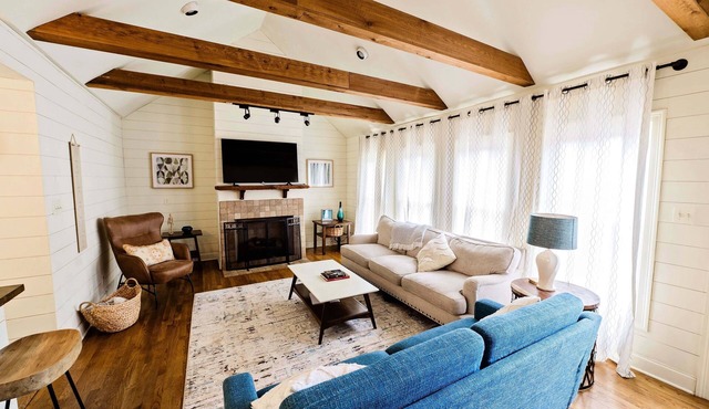 Charming Home on Quiet Street- Near U of M - Fully Fenced Yard- Separate office