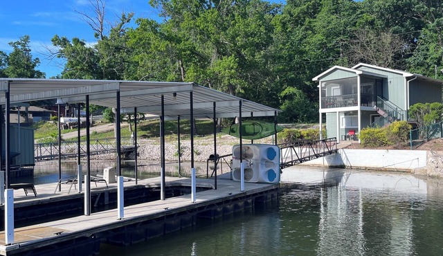 Charming Home on the Water near Bagnell Dam—Perfect for Couples and Families