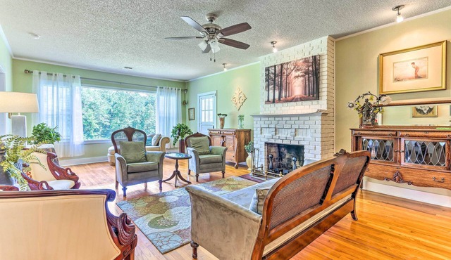 Charming Home: 2 Mi to Dtwn DeFuniak Springs!