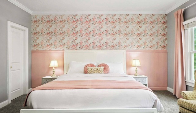 Charming Home | Victorian District