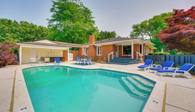 Charming Home w/Pool + Deck ~ 9 Mi to UMich!