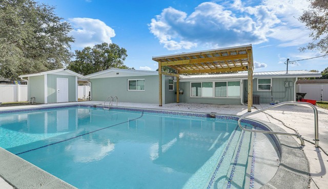 Charming Home w/Private Pool in Clewiston!