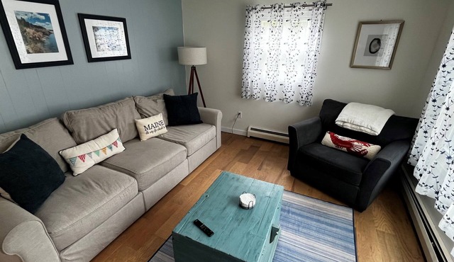 Charming Home with Deck overlooking Land Trust - Dog Friendly!