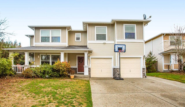 Charming home with firepit, enclosed yard, golf nearby, & washer/dryer