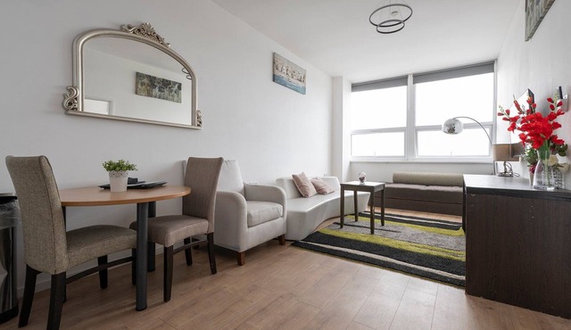 Charming home with gym access in West Bromwich