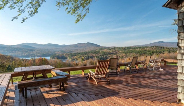 Charming Home with Lake and Mountain View