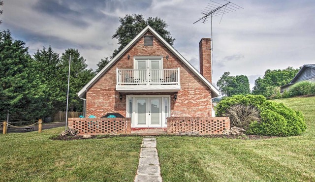 Charming Home with Private Dock on Claytor Lake!