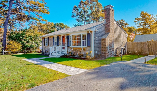 Charming home with private pool, deeded bay access, firepit, & W/D