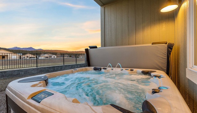 Charming Home With View Of San Francisco Peaks W/hot tub