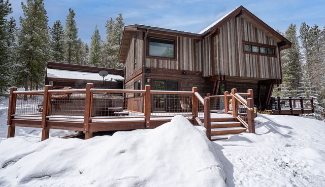 Charming + Hot Tub + Close to slopes - Breck Bicycle House