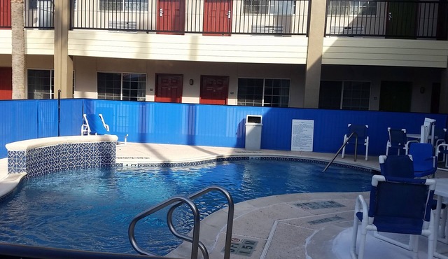 Charming hotel in phenomenal McAllen with WiFi, AC in the center of the town