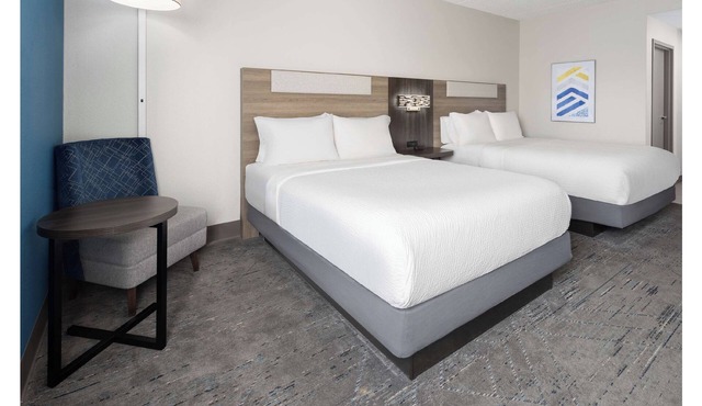 Charming hotel with 2 Queen Beds in delightful Harrisburg with AC, fitness room