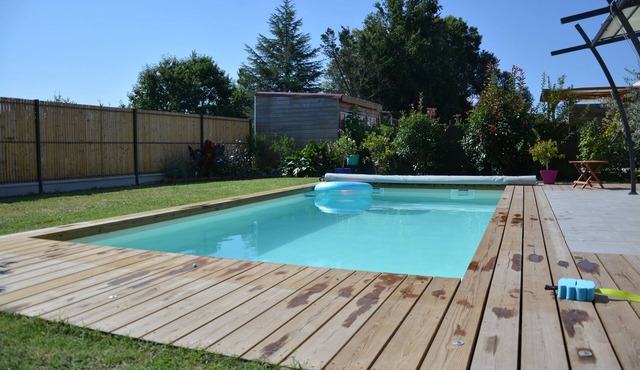 Charming house with pool near Bordeaux