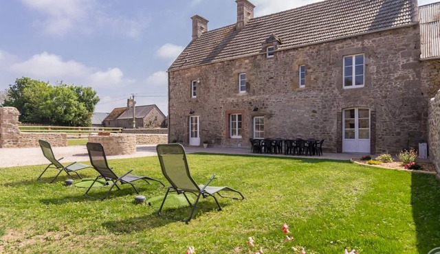 Charming House with Garden and Terrace, Near the Coast