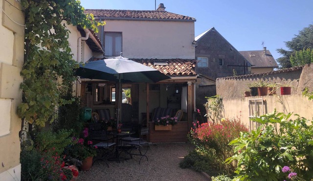 Charming house on Loire Deux Sevre Border