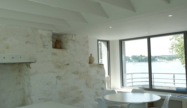 Charming house with small garden - Superb sea view