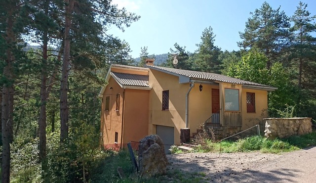Charming house located in the Espinalbet area.