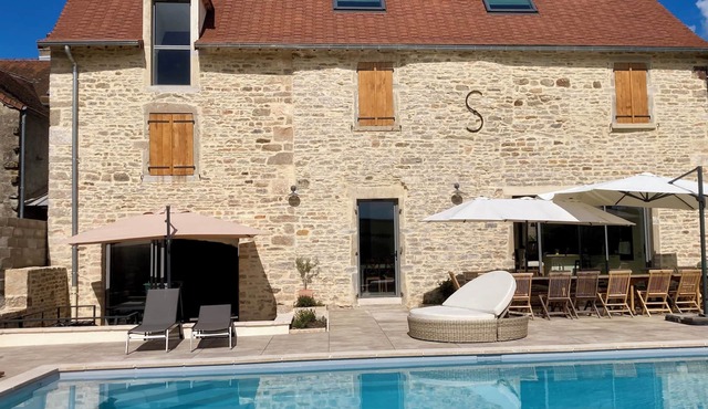 Charming house in Burgundy completely renovated with swimming pool