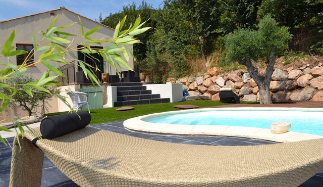 Charming house with private pool in a medieval village