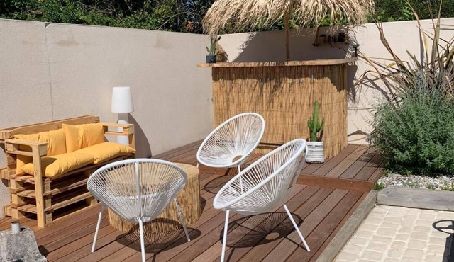 Charming house with heated swimming pool near La Rochelle, Ile de ré.