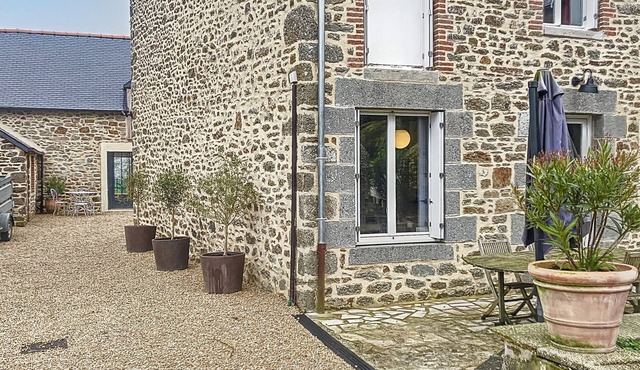 Charming house located between land and sea