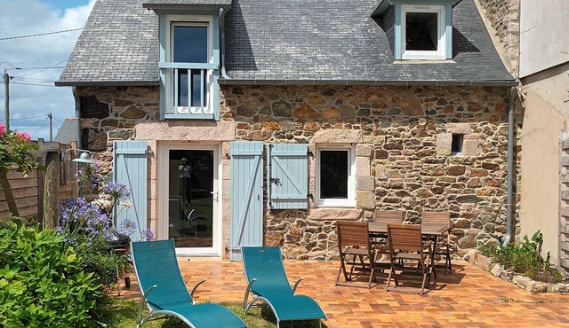 Charming house with garden 2 km from the beach