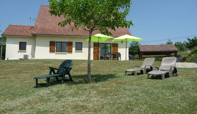 Charming house with Wifi and parking near Sarlat