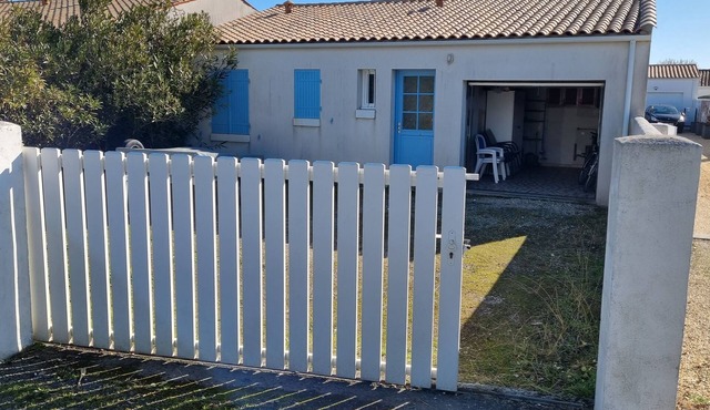 Charming house 100 m from the sea