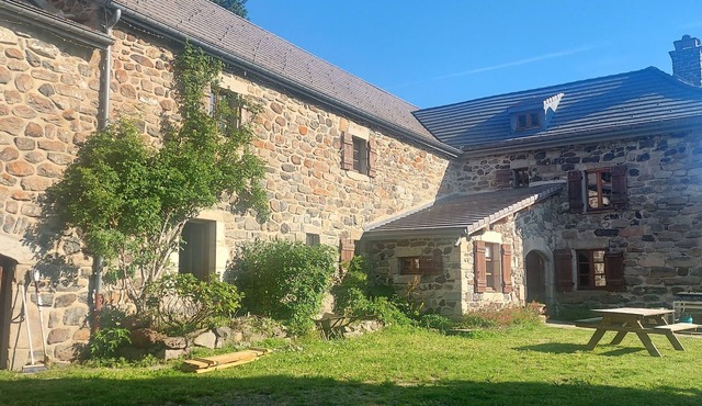 CHARMING HOUSE 17 PEOPLE