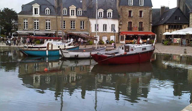 Charming house (1806) with terrace/garden in the heart of a picturesque harbor