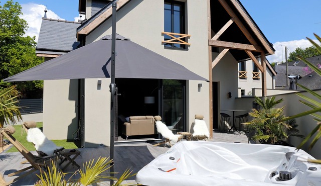 Charming house 400m from the sea and shops - Private garden and Jacuzzi