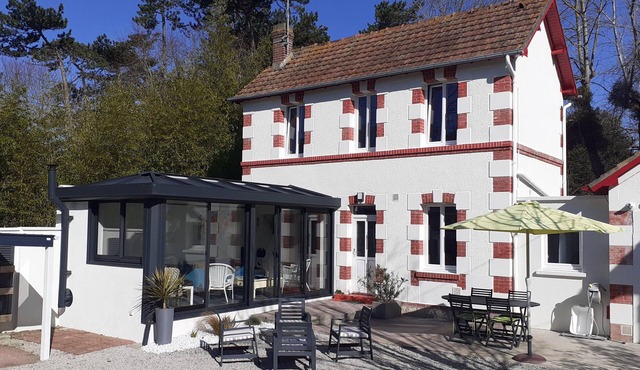 Charming house 5 mn walk from the beach and 5 mn drive from Cabourg