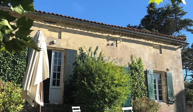 Charming house 6 km from the ocean