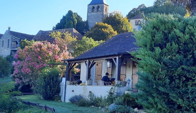 Charming house 6-person PRIVATE POOL Child friendly Beautiful view WiFi