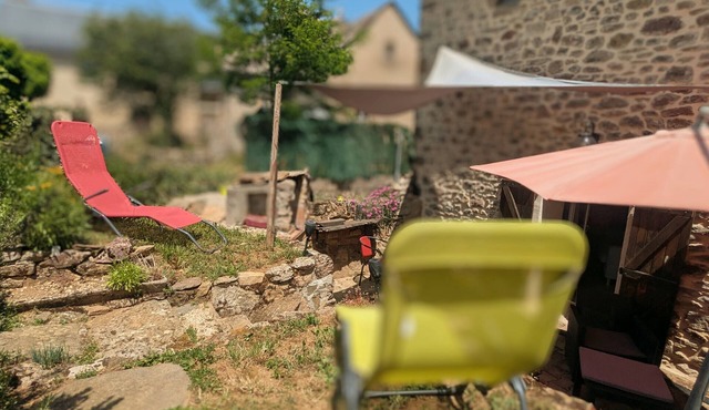 Charming house : A Peaceful and Comfortable Stay in Flavin