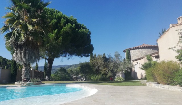 CHARMING HOUSE AND ITS TOWER, NEAR HYERES, 5 BEDROOMS, 10X5 POOL, JACUZZI