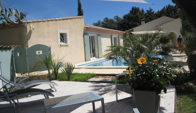 Charming house between Provence and Languedoc