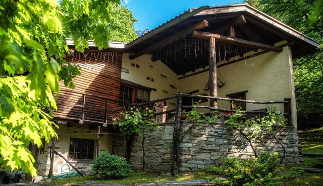 Charming house by the river in the Verzasca Valley (CASA AL FIUME)