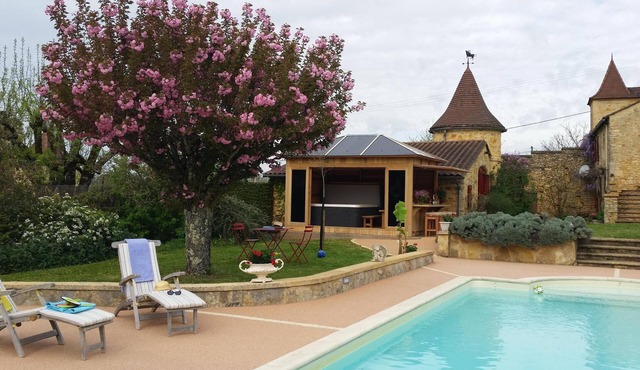 Charming house classified 4 * -Jacuzzi-heated pool Near Sarlat