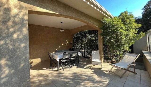 CHARMING HOUSE FOR 6/7 PEOPLE A FEW MINUTES FROM THE BEACH