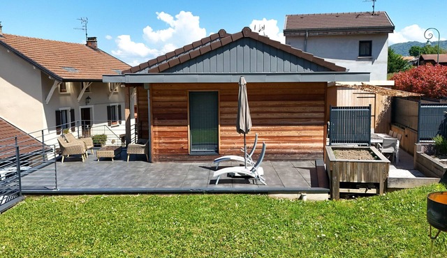 Charming house in Évian with terrace and parking