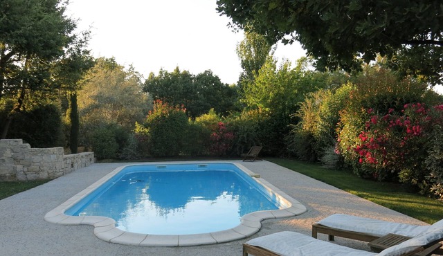Charming house, swimming pool, quiet location.