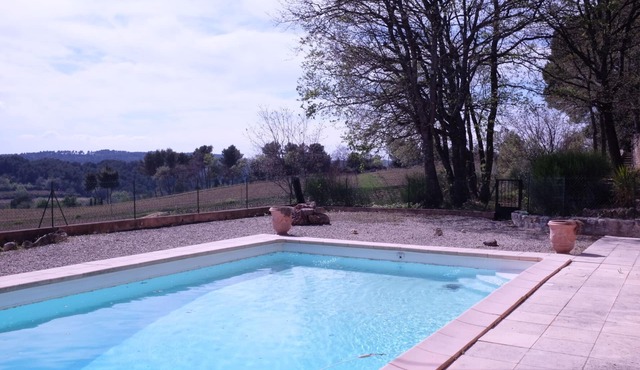 Charming house in the luberon - Swiming pool & view of Saint-Victoire