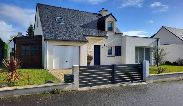 Charming House for 6 near Beach, Shops, and Bike Rentals