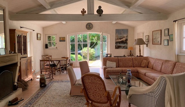 Charming House in the center of les Portes en Ré