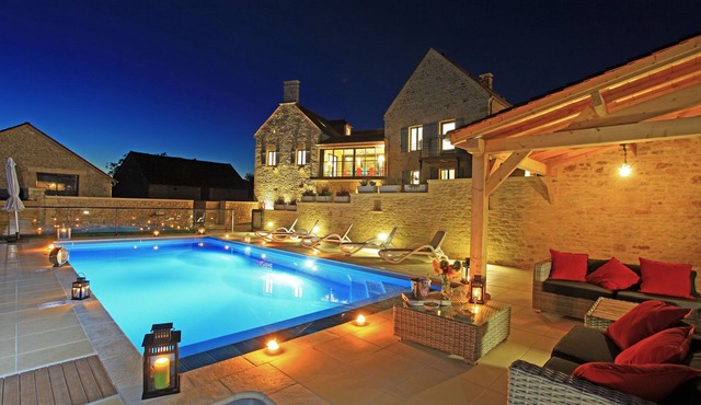 Charming house with private pool near Sarlat in beautiful grounds