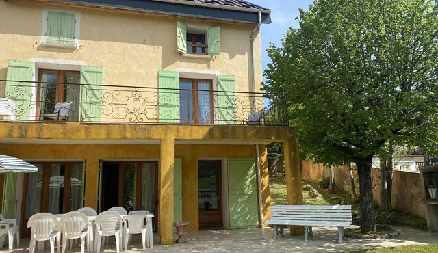 Charming house with fireplace in central Villard de Lans